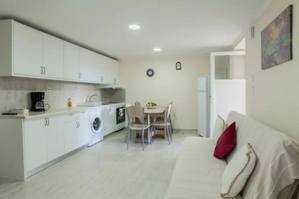 شقة Newly Reconstructed Flat 107Sqm! خانيا المظهر الخارجي الصورة